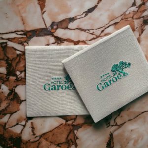 CARPETAS A 4 PERSONALIZADAS.jpg